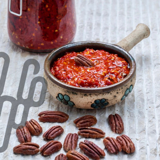 Hot sauce with walnuts and olive oil